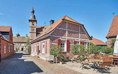 Freedom surrounds Raesfeld Castle